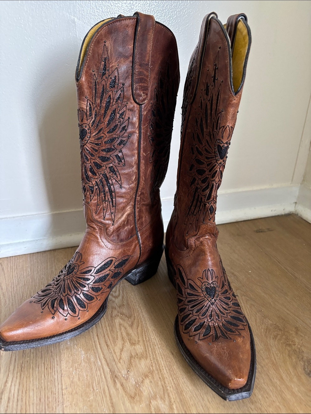 Women's Brown Embroidered Leather Western Heeled Boots
